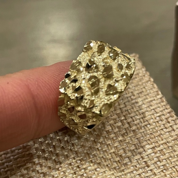 Brand New 10K Real Gold Square Nugget Ring - Picture 16 of 17